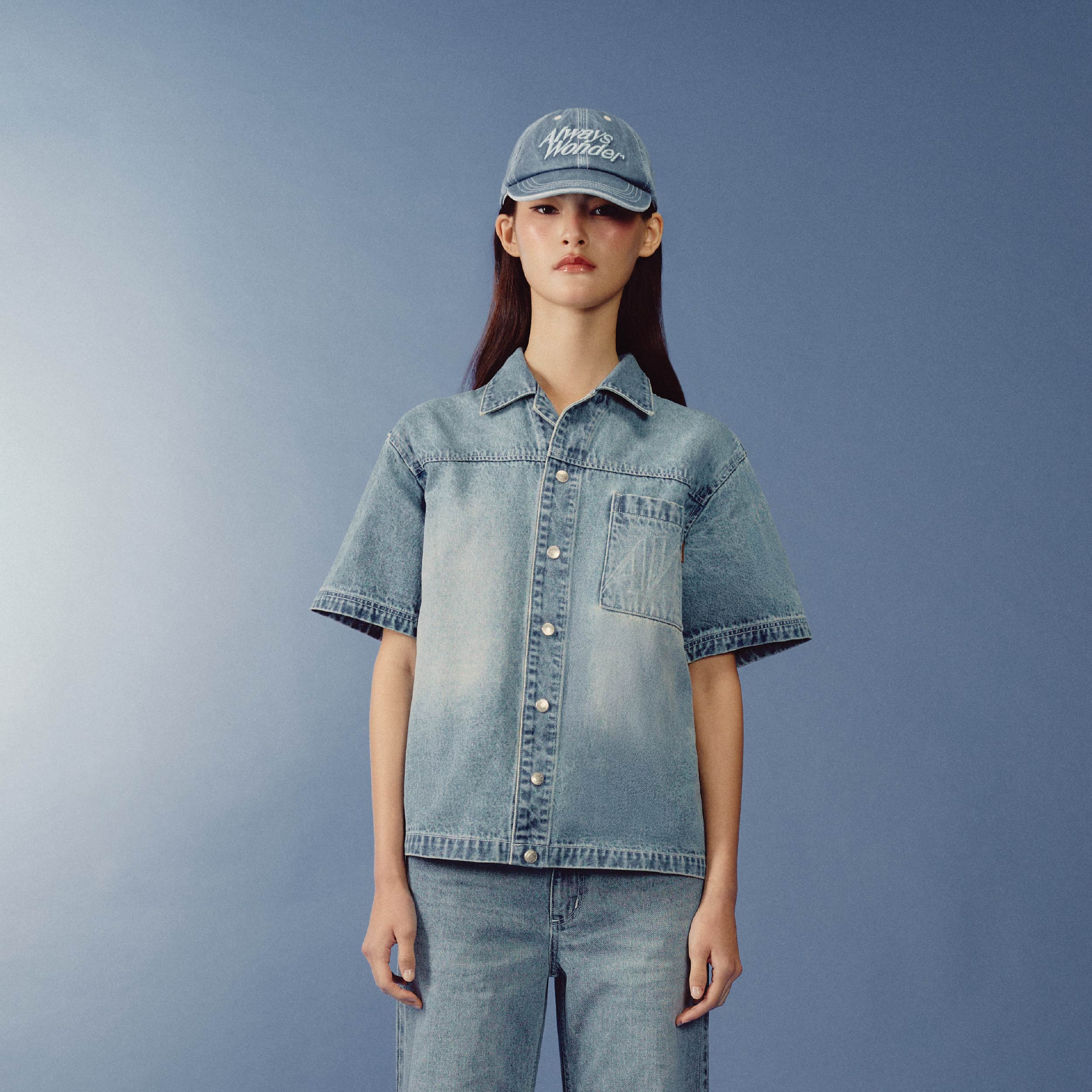 Ease Light-form Denim Shirt | Washed Sky Blue - Image 3