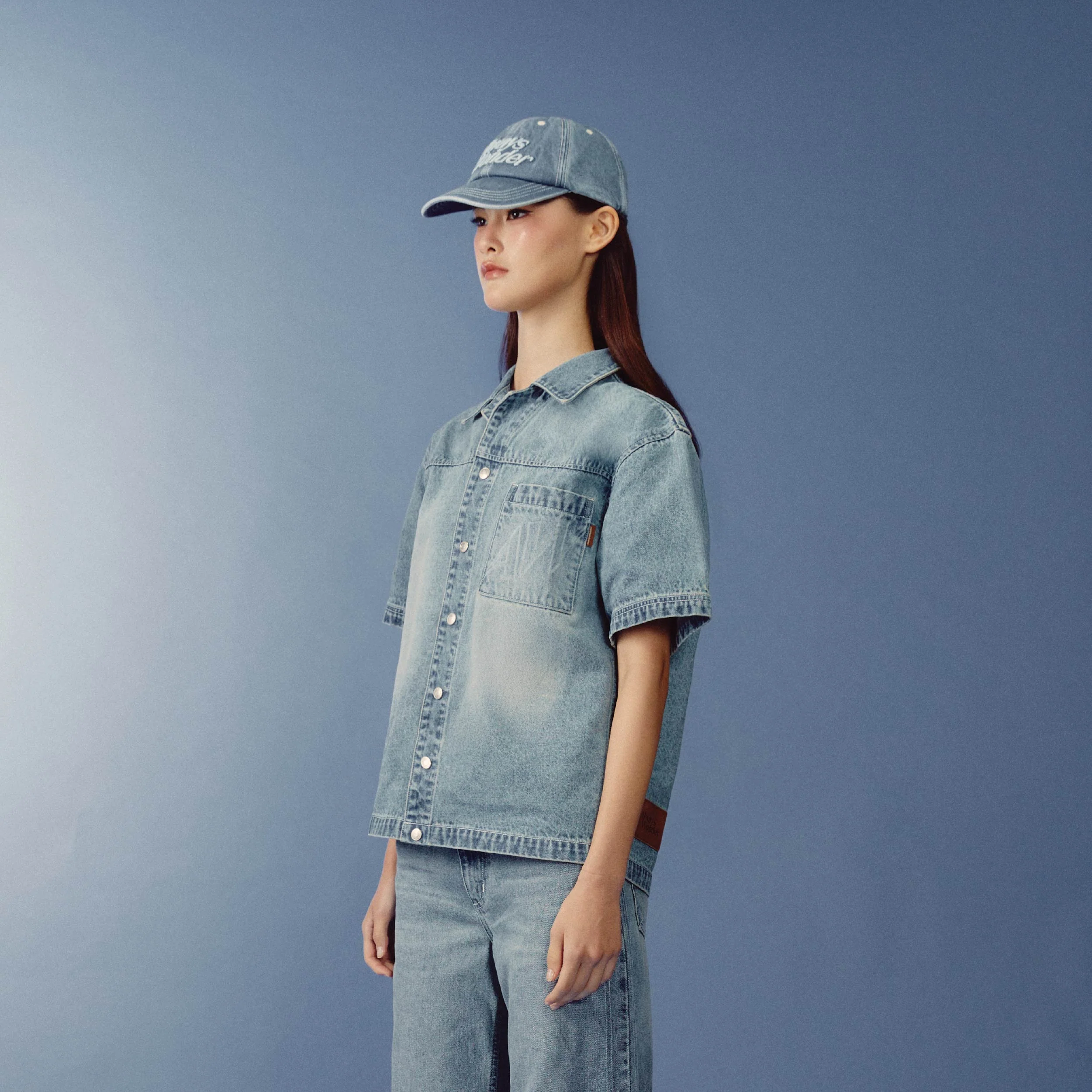 Ease Light-form Denim Shirt | Washed Sky Blue - Image 4