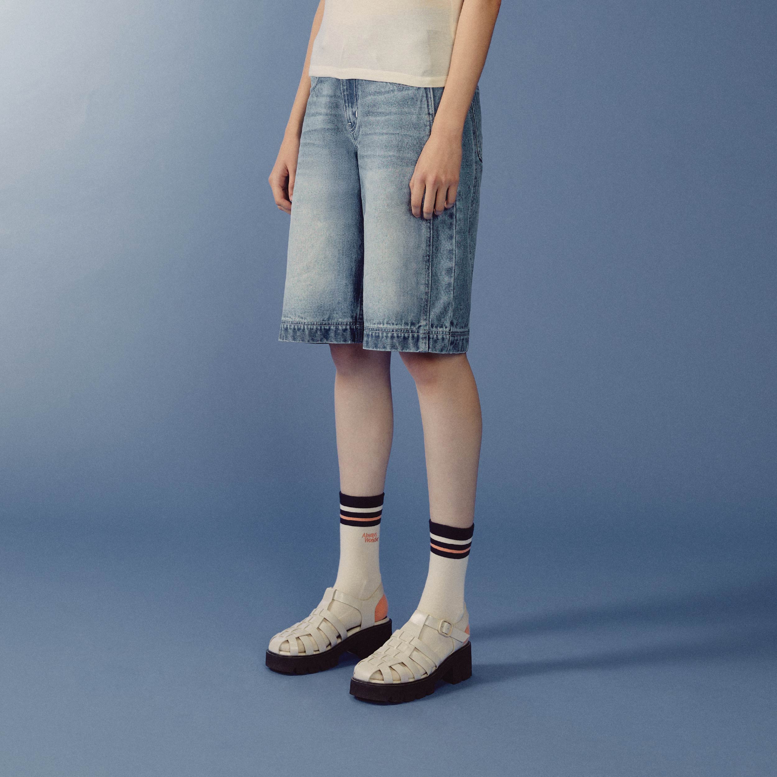 Ease Light-form Denim Shorts | Washed Sky Blue - Image 3