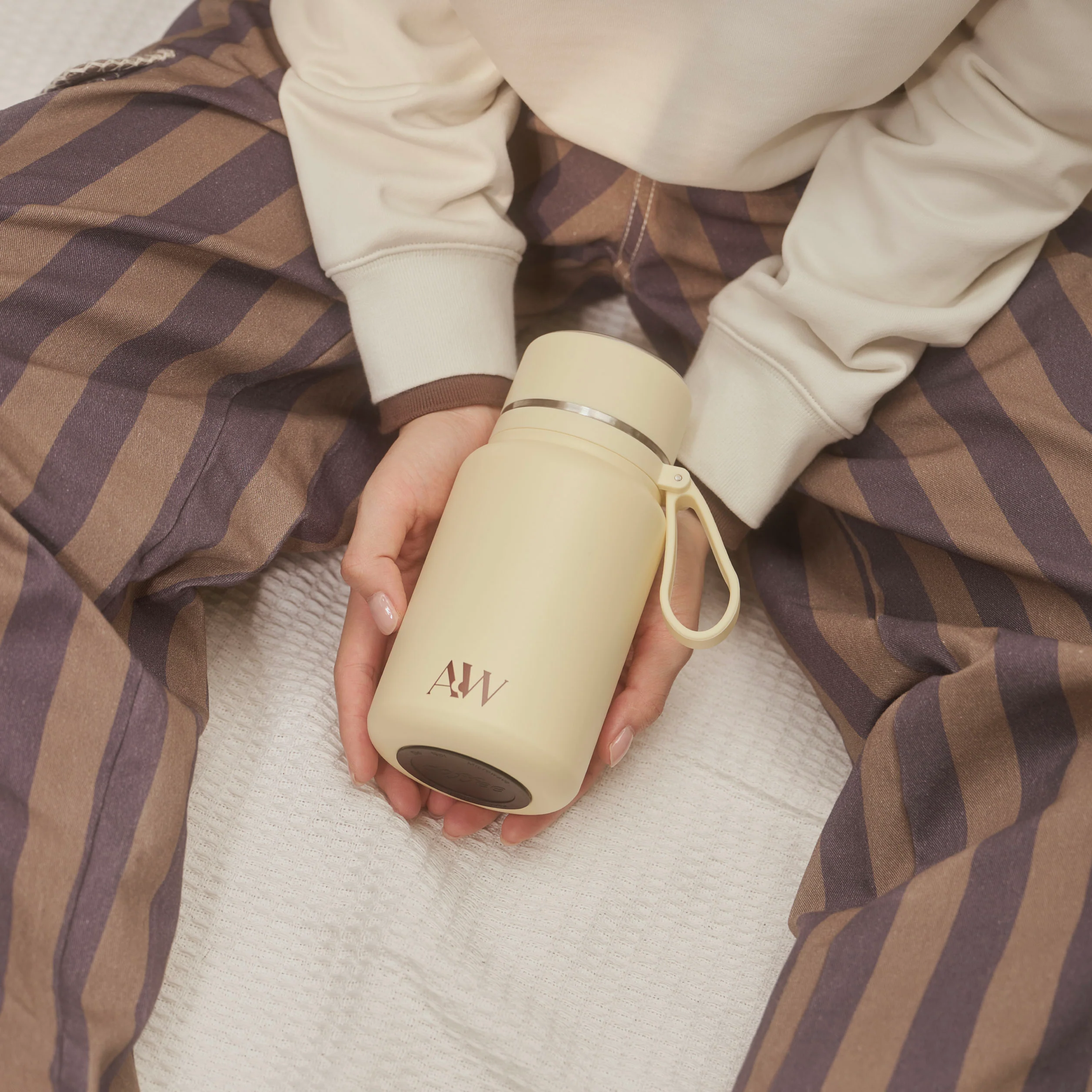Everyday Hydrate Tumbler | Vanilla - Image 3